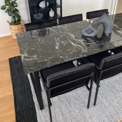 Hot Nimara Allie spisebordsstol - Sort velour med armlæn