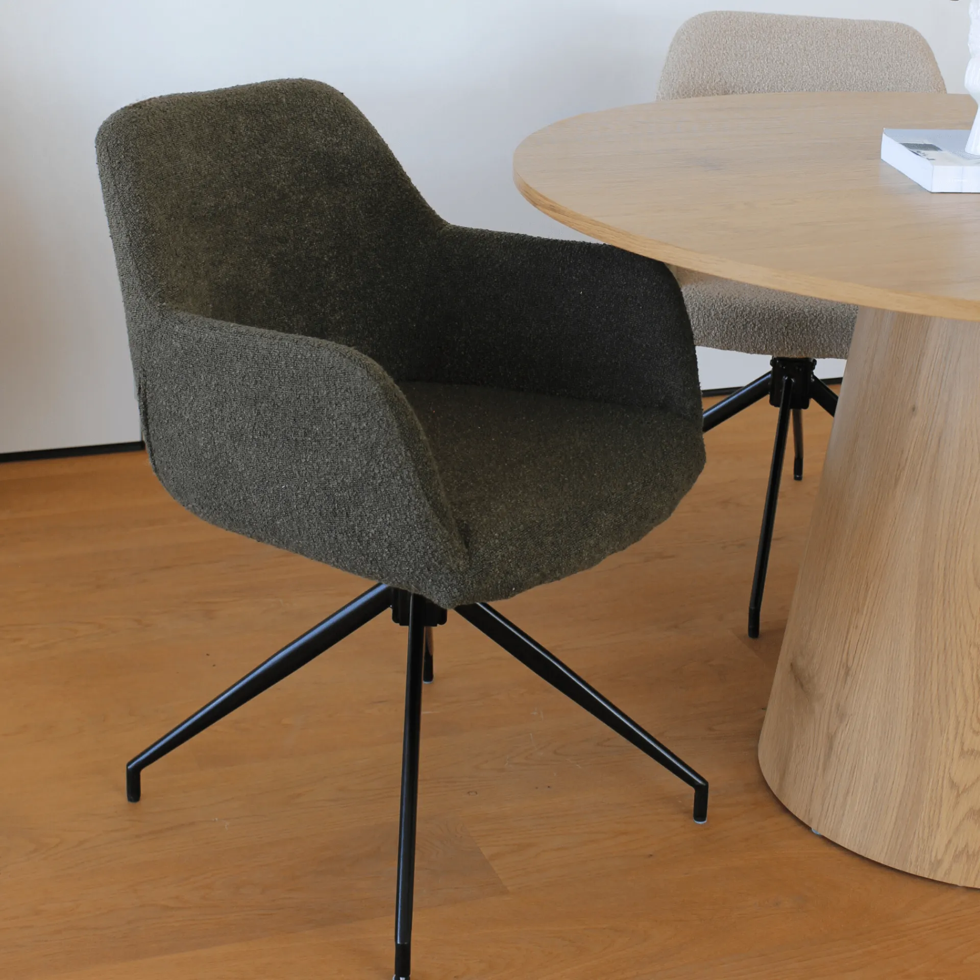 Clearance Nimara Amanda Spisebordsstol - Grøn Boucle Med Drejefunktion 360 Grader