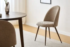 Online Nimara Annika spisebordsstol - sand tekstil med røget egelook