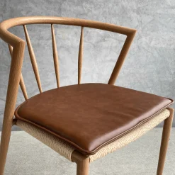 Outlet Nimara Bella - sædehynde i brunt kunstlæder