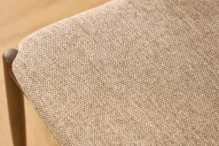 Nimara Bella spisebordsstol - Røget egelook med sand polstret sæde