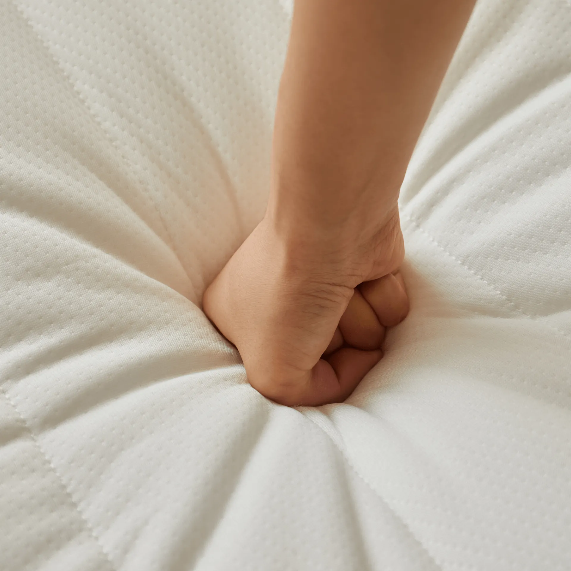 Online Nimara Boxmadras seng i beige 140x200 cm med 4 cm topmadras i PU-skum ekskl. ben