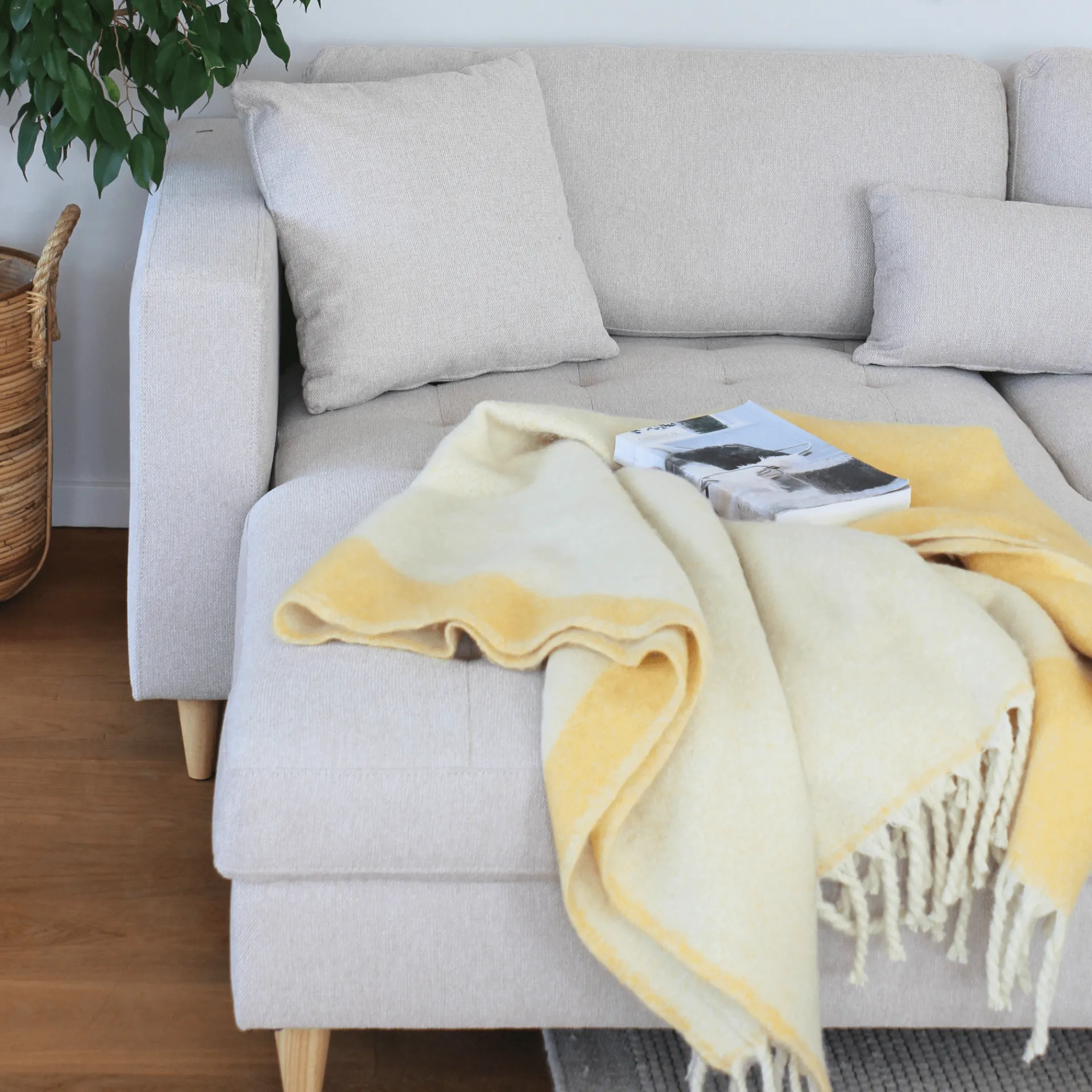 Outlet Nimara Brandy - Højrevendt og venstrevendt vendbar chaiselong sofa beige - L: 290 x D: 96 x H: 80 cm