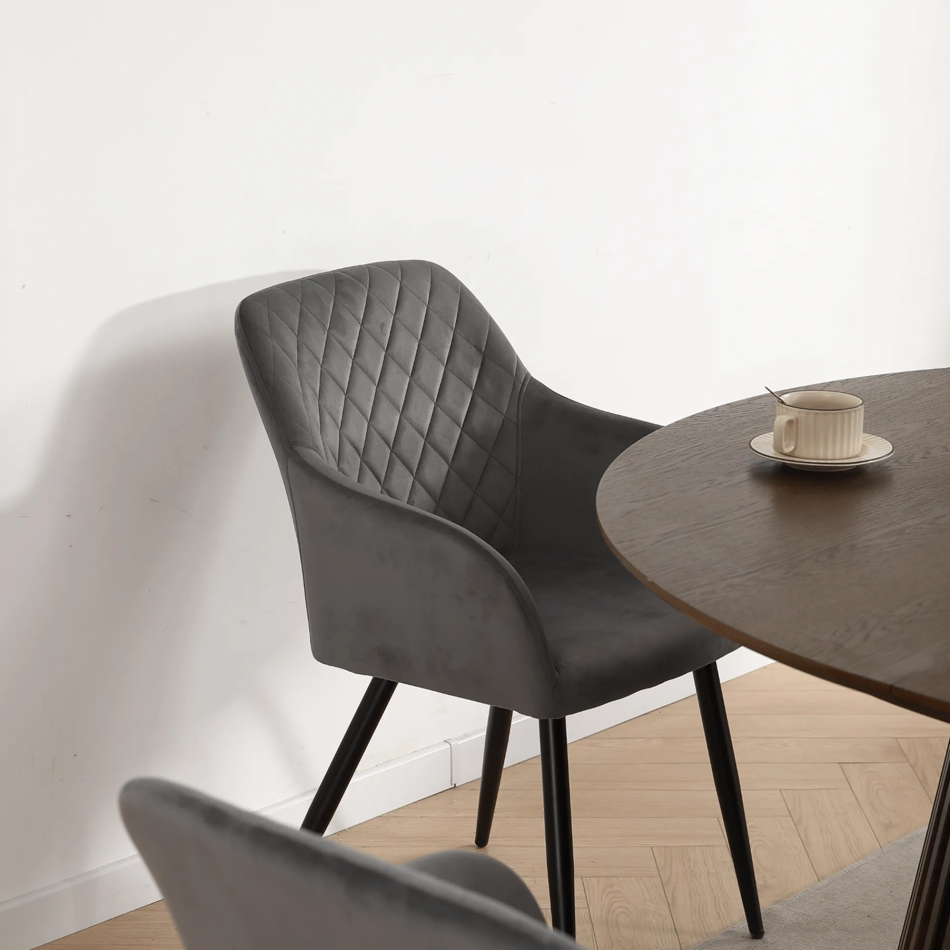 Discount Nimara Carlo spisebordsstol - Grå velour med armlæn