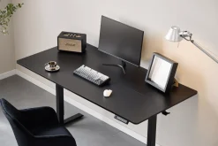 Discount Nimara Damian hæve- og sænkebord skrivebord 160x80 cm i sort