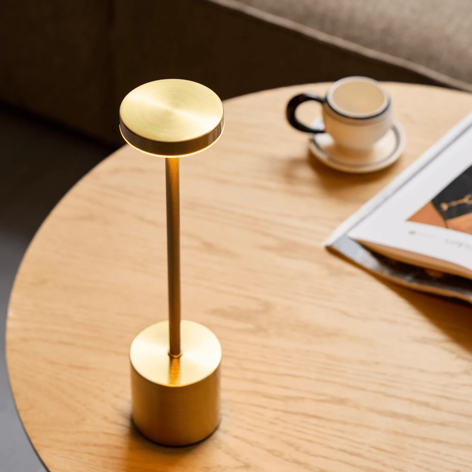 Clearance Nimara Elvis LED bordlampe guld