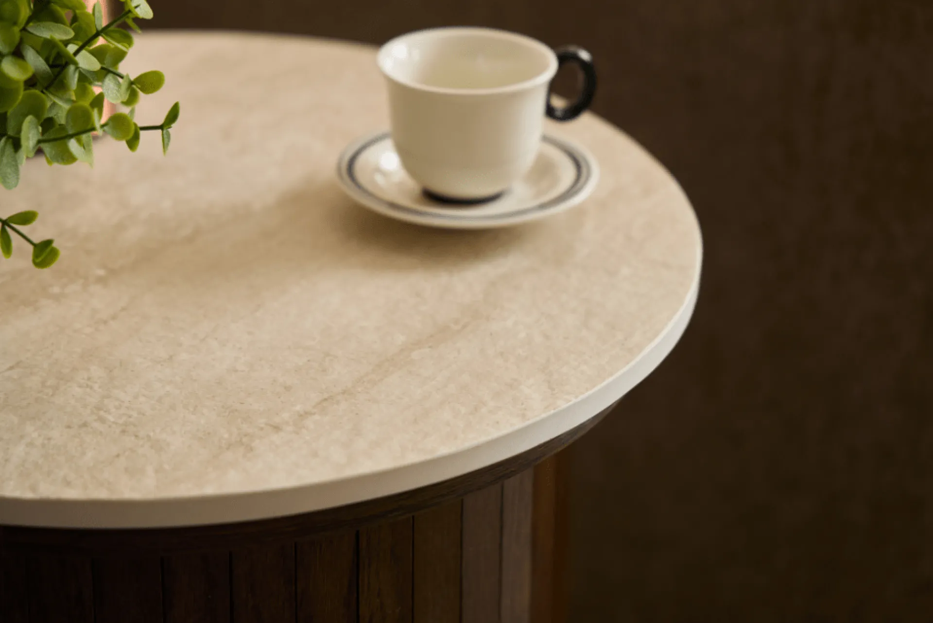 Online Nimara Enzo sidebord i stenbordplade med røget eg lamelfod Ø40 cm