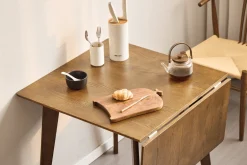 Hot Nimara Ezra - Røget Eg klap ud spisebord med tillægsplader i lakeret egefiner - 80/120 x 80 cm