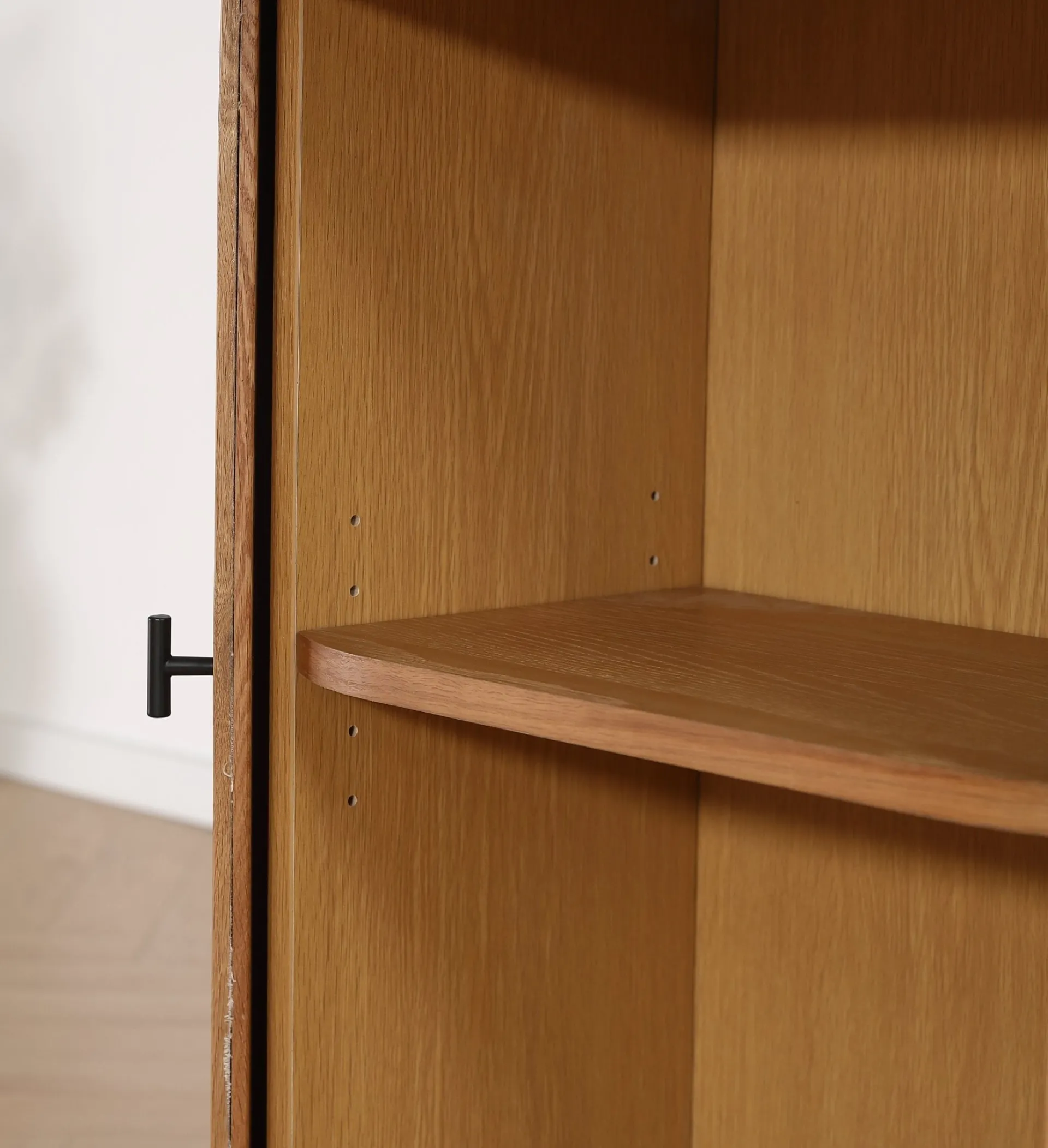 Hot Nimara Florence jalousi skab med lameller i eg 70x40x85 cm