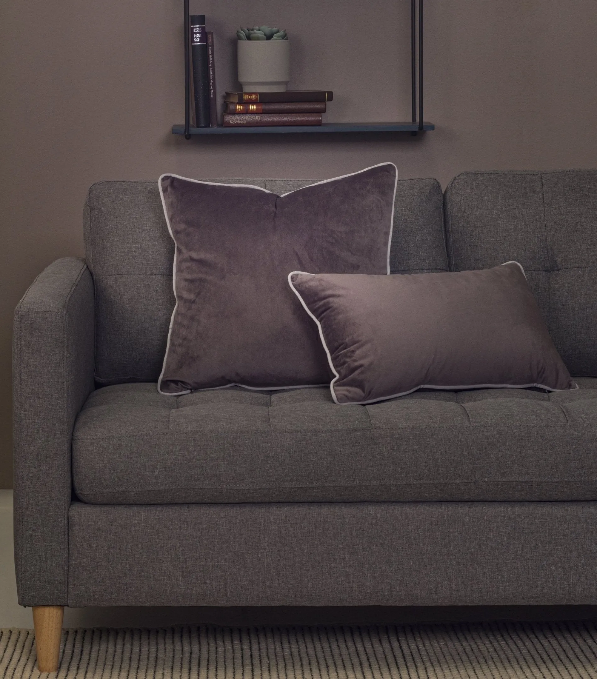 Clearance Nimara Gabi pyntepude - Grå velour 45x45 cm