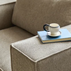 Online Nimara Hailey lænestol i sand L: 136 X D: 100 X H: 64 Cm