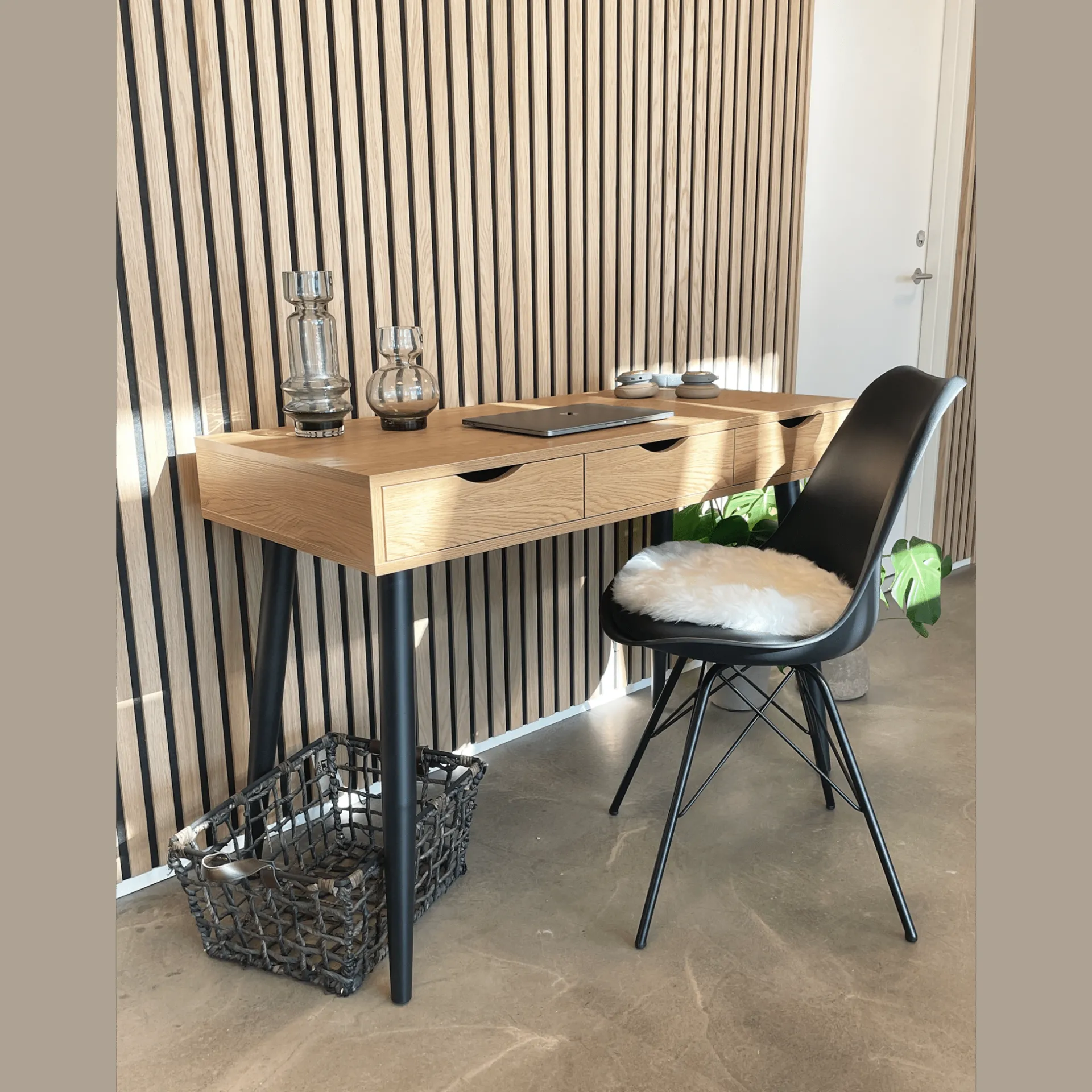 Clearance Nimara Hannah spisebordsstol - Sort med sorte ben