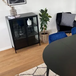 Nimara Herman glas skænk/vitrineskab - Sort metal 80x40x105 cm