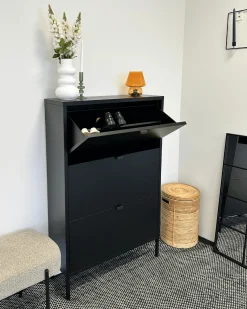 Hot Nimara Herman Skoskab - Sort metal med 3 rum - 80x26x125 cm