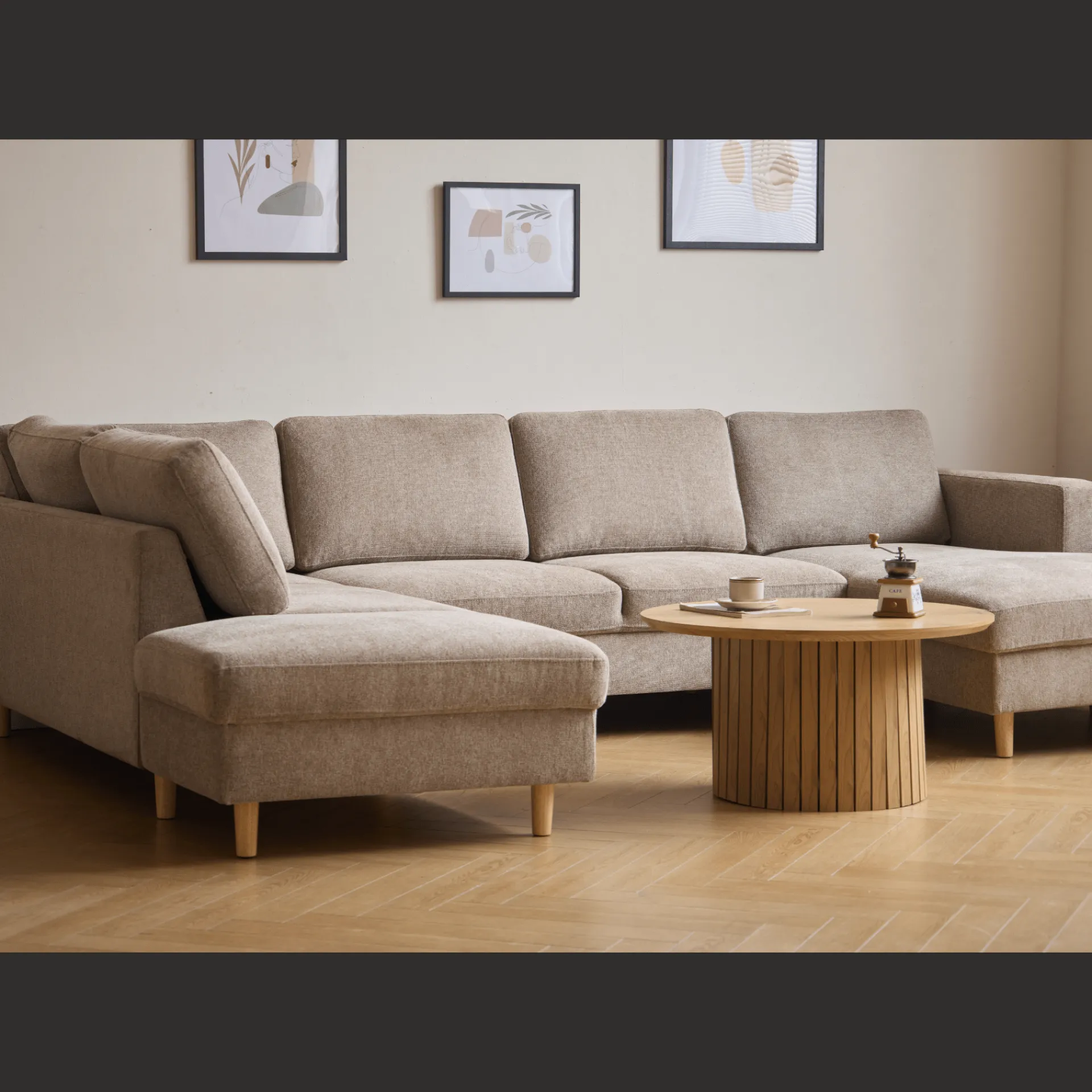 Discount Nimara Jennifer højrevendt u-sofa i sand med chaiselong - L: 300 x D: 208 x H: 82 cm