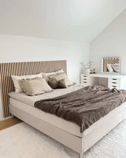 Clearance Nimara Kontinentalseng i beige 180x200 cm med 4 cm topmadras i PU-skum inkl. chrome ben