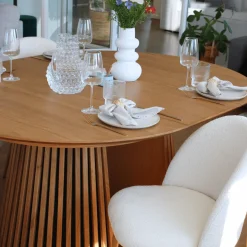 Discount Nimara Lewis - Lamel rundt Spisebord I Egefiner med udtræk 120/160/200 CM - 2x tillægsplader medfølger