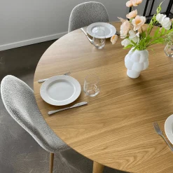 Online Nimara Liam rundt spisebord i olieret egefiner med udtræk 120/160/200 cm - Inkl. 2 tillægsplader