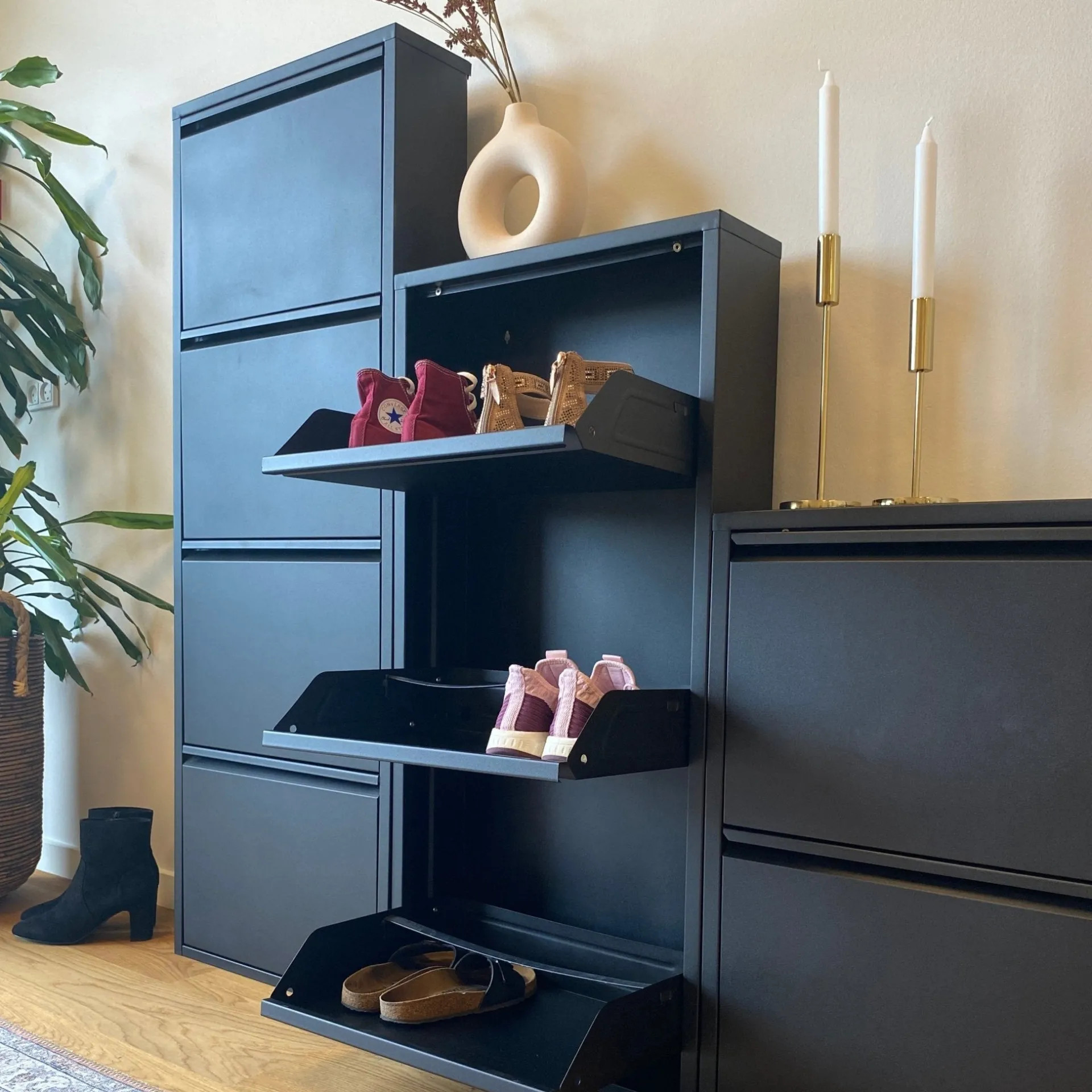 Sale Nimara Louis skoskab - Sort metal med 2 låger