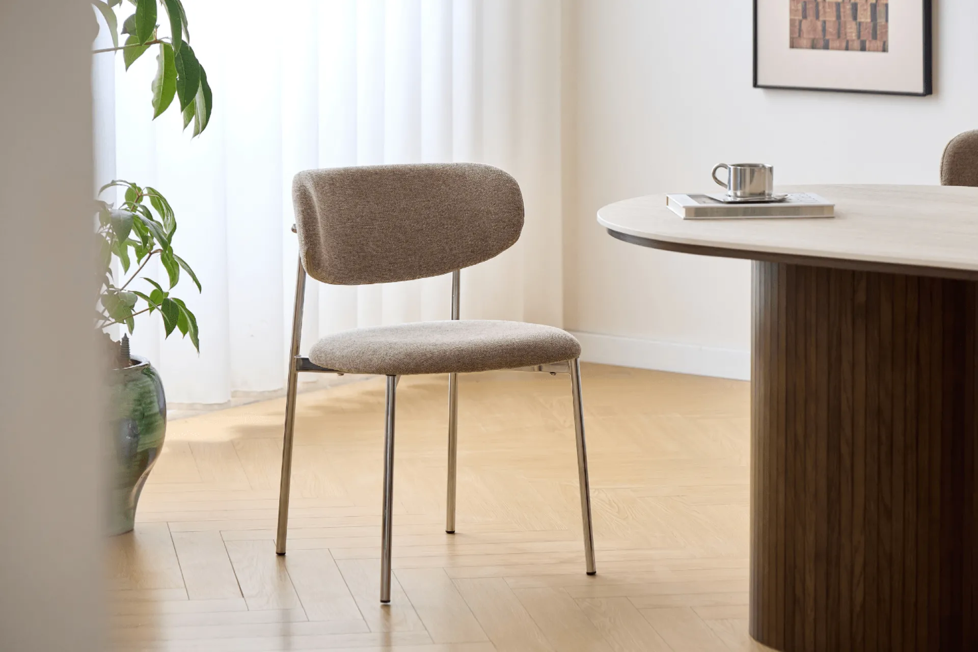 Discount Nimara Lucinda spisebodsstol i chrome med sand tekstil