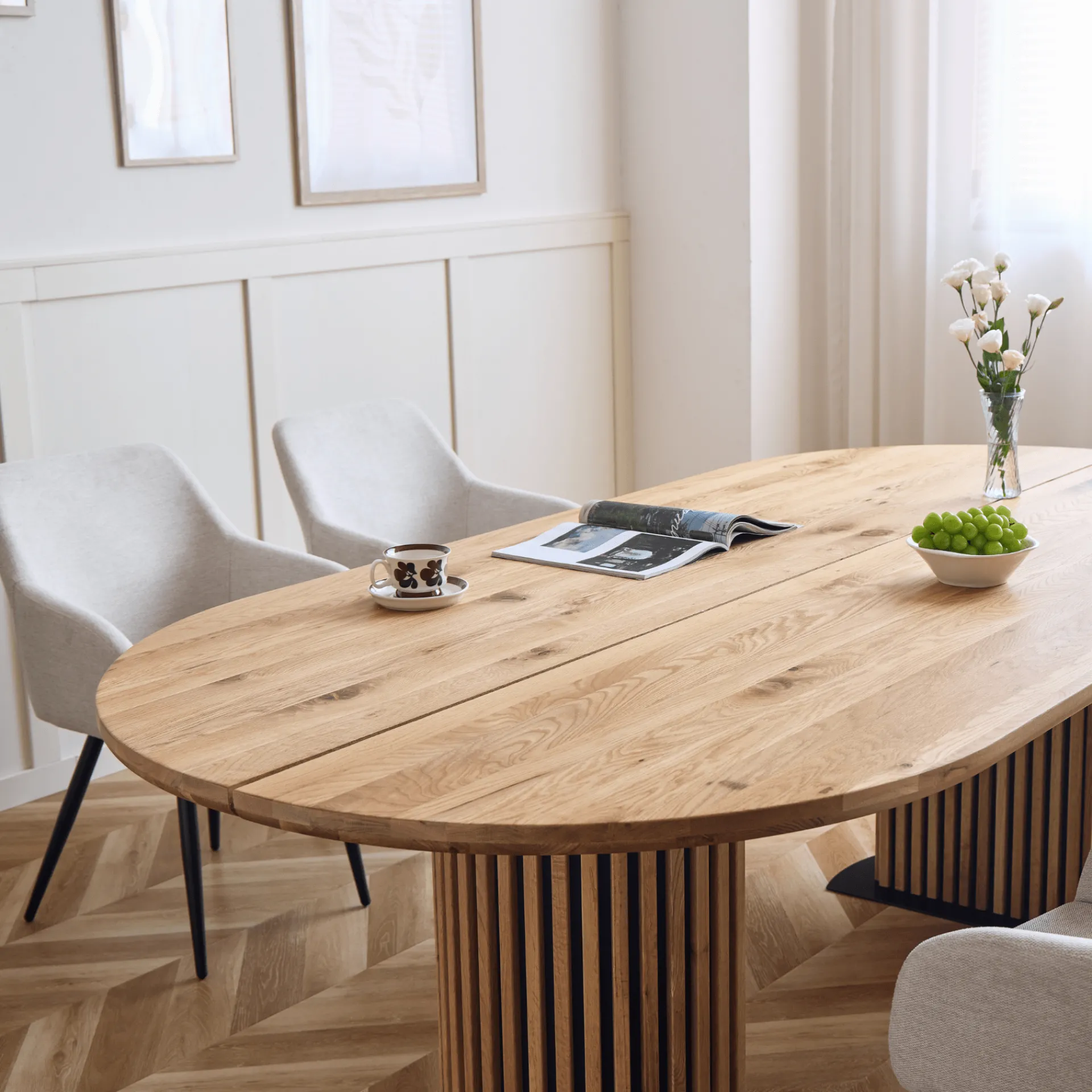 Online Nimara Matteo - Plankebord med lamelfod i olieret/natur massiv eg 300x120x77 cm