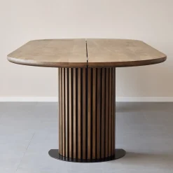 Clearance Nimara Matteo - Plankebord med lamelfod i røget massiv eg 300x120x77 cm