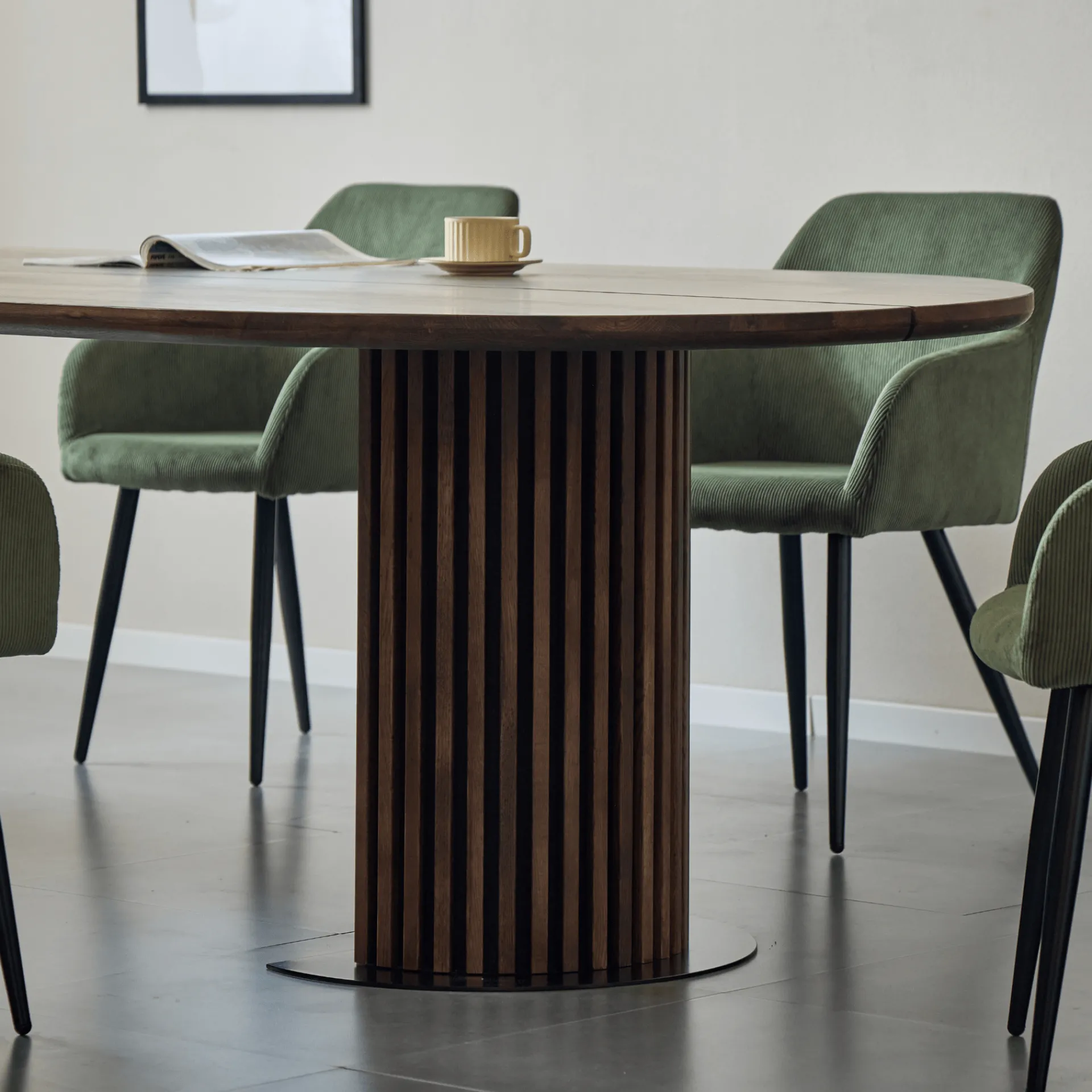 Clearance Nimara Matteo - Plankebord med lamelfod i røget massiv eg 300x120x77 cm