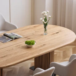 New Nimara Matteo - Plankebord med lamelfod i olieret/natur massiv eg 240x120x77 cm