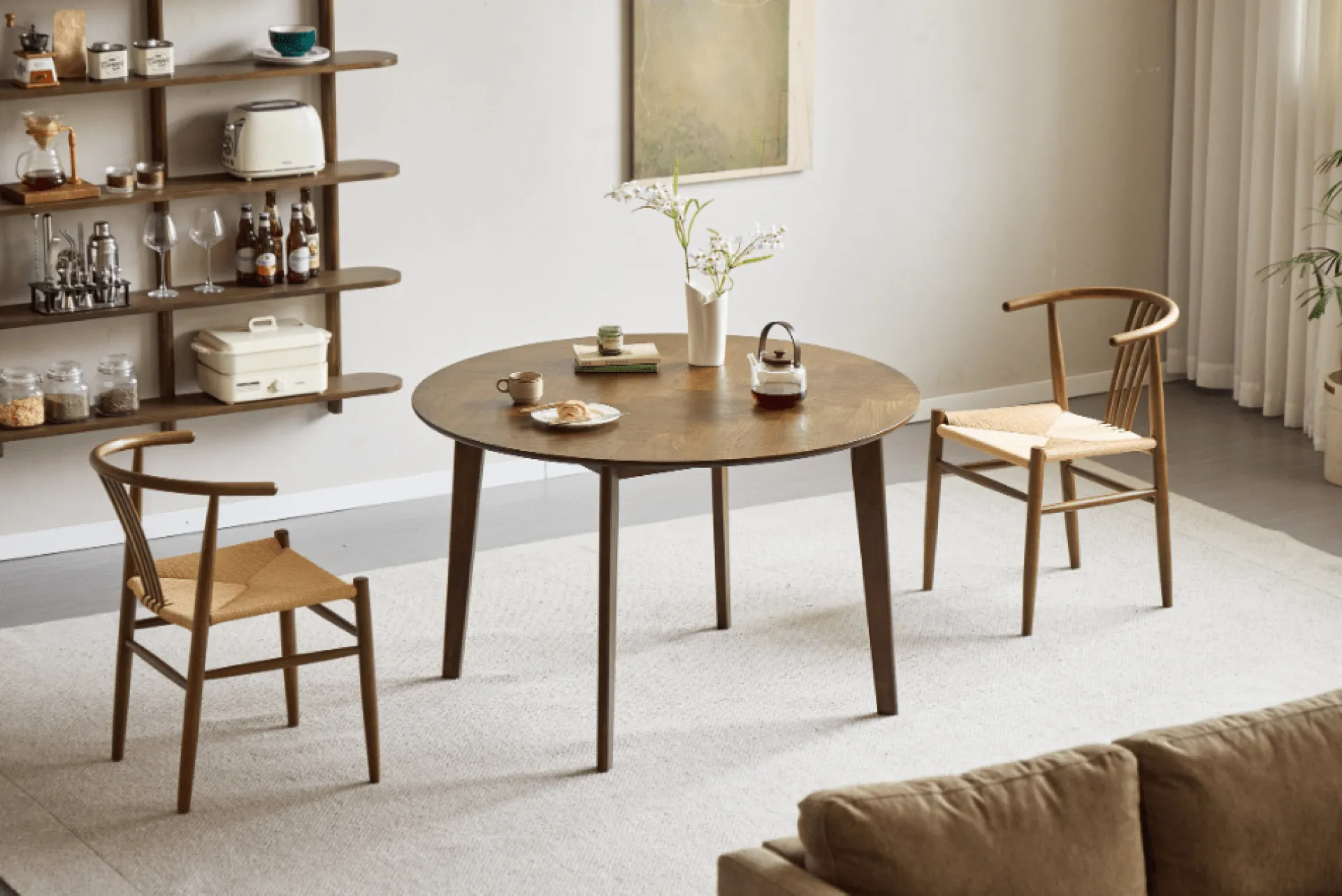 New Nimara Miles - Rundt spisebord Ø120 cm i røget egefiner med sildebensmønster