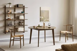 New Nimara Miles - Rundt spisebord Ø120 cm i røget egefiner med sildebensmønster