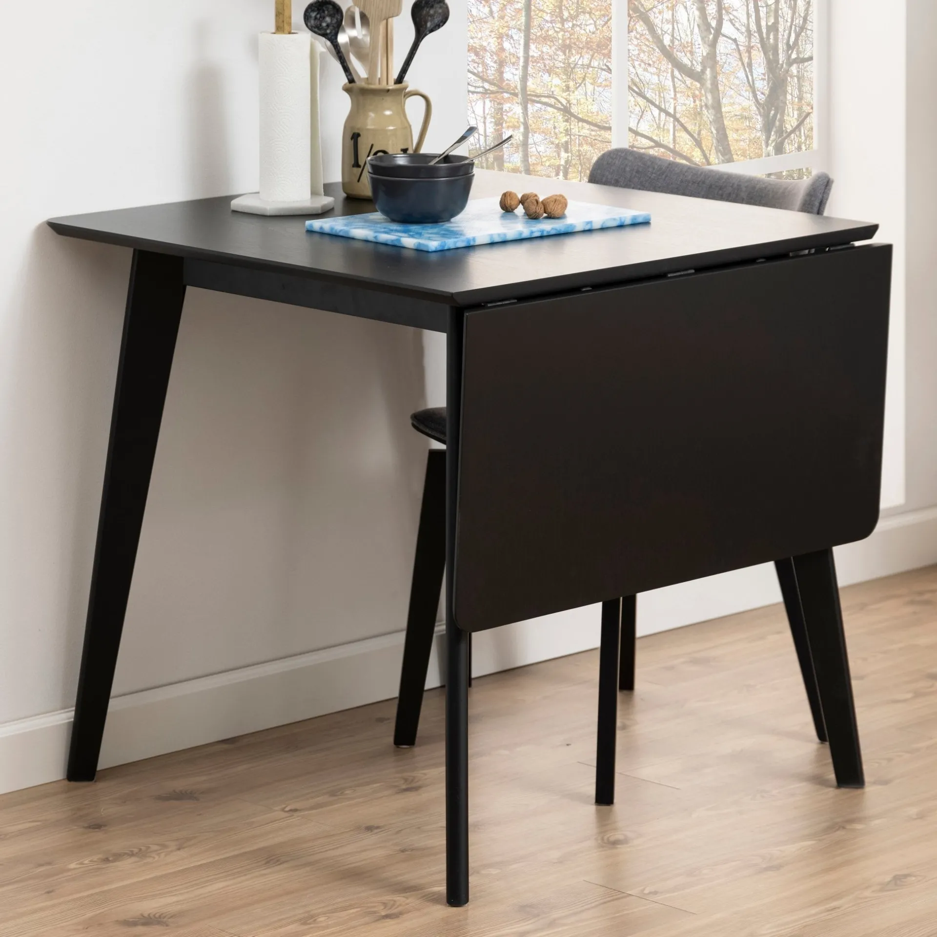 Clearance Nimara Rickie - Sort klap ud spisebord med tillægsplade i sortlakeret egefiner - 80/120 x 80 cm