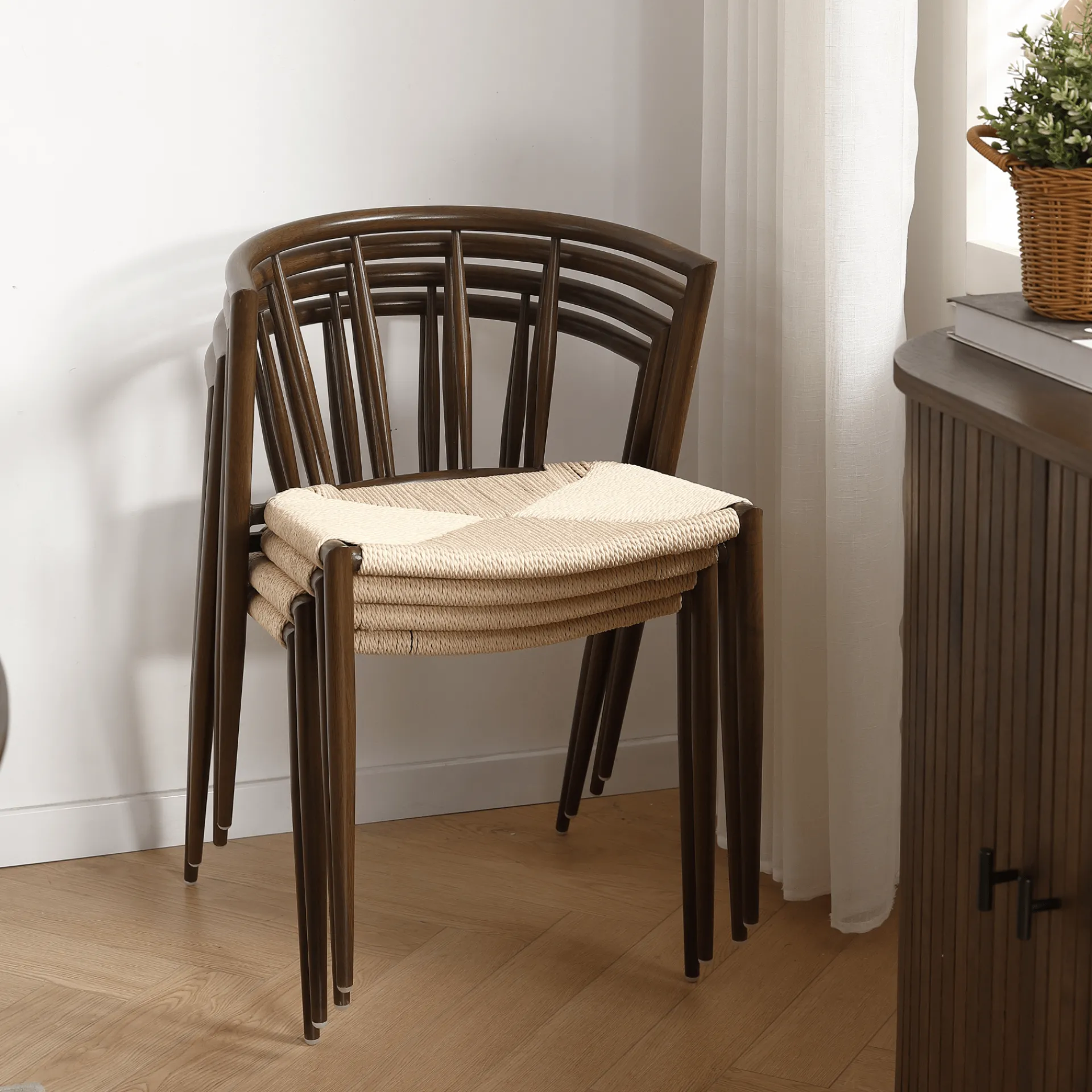 New Nimara Spisebordssæt - Lewis lamel spisebord Ø120 cm med udtræk i røget egefiner + 6 x Bella spisebordsstole i røget eg