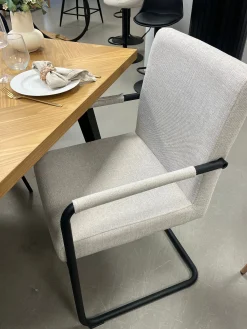 Outlet Nimara Tessa spisebordsstol i beige tekstil